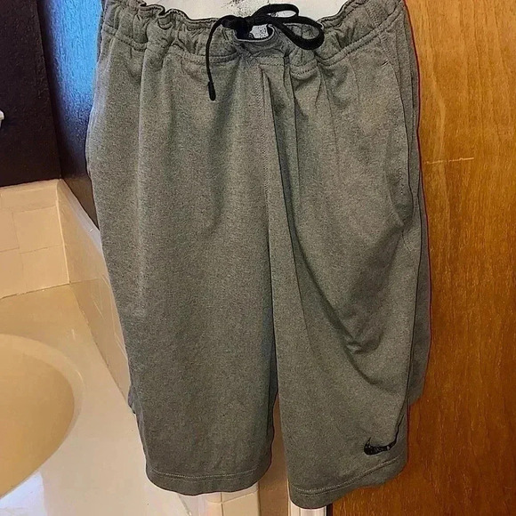 Nike Dri-Fit Athletic Training Shorts - Picture 1 of 8